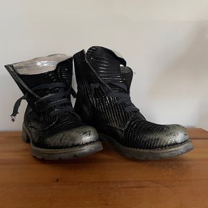 Papucei hand painted silver/black leather boots
